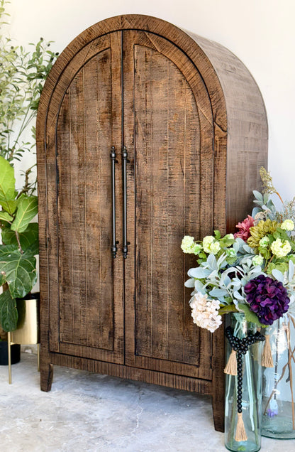 Georgia Domed Vitrine- Honeywood™