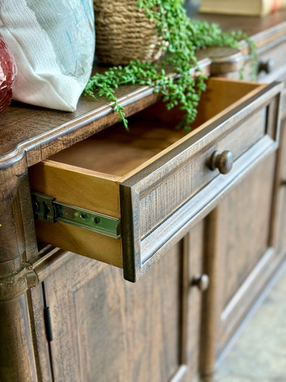 Celine 4 Door Console-Honeywood™