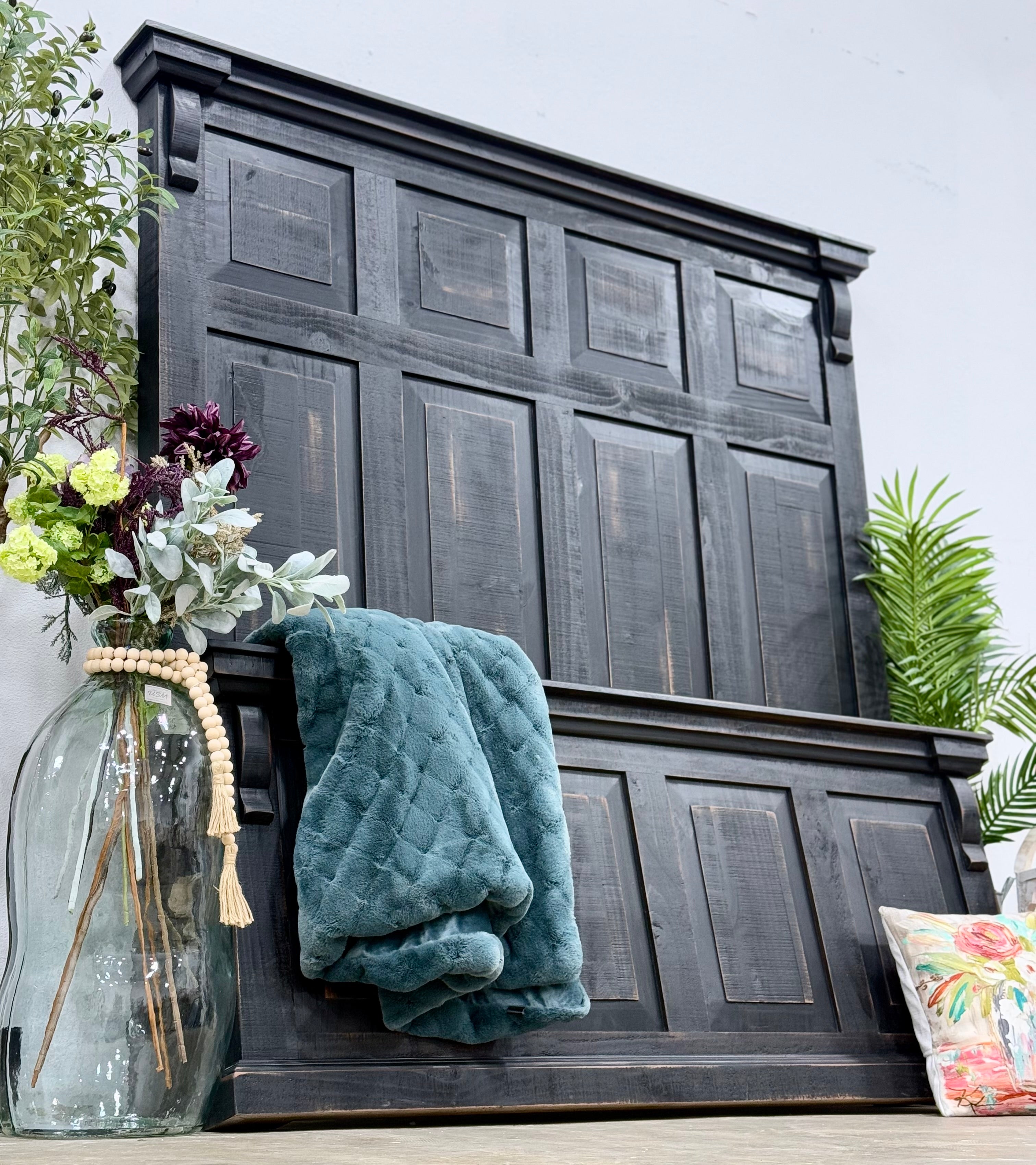 Jasmine Queen Bed-Handrubbed Black