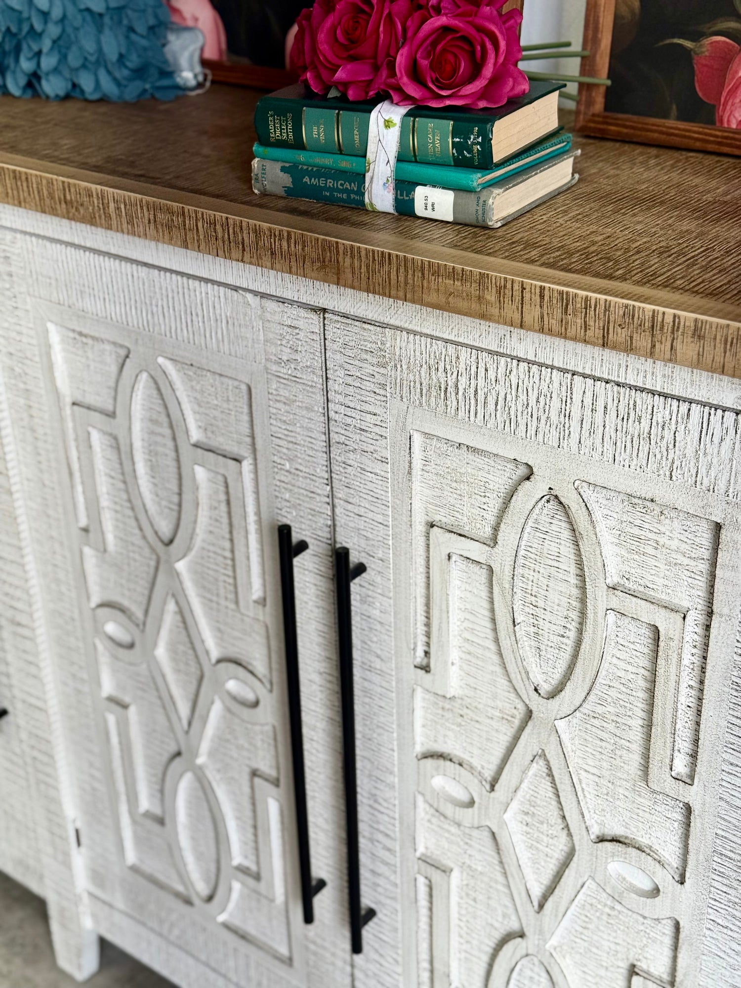 Ivy 4 Door Console-White Wheat/Sandstone