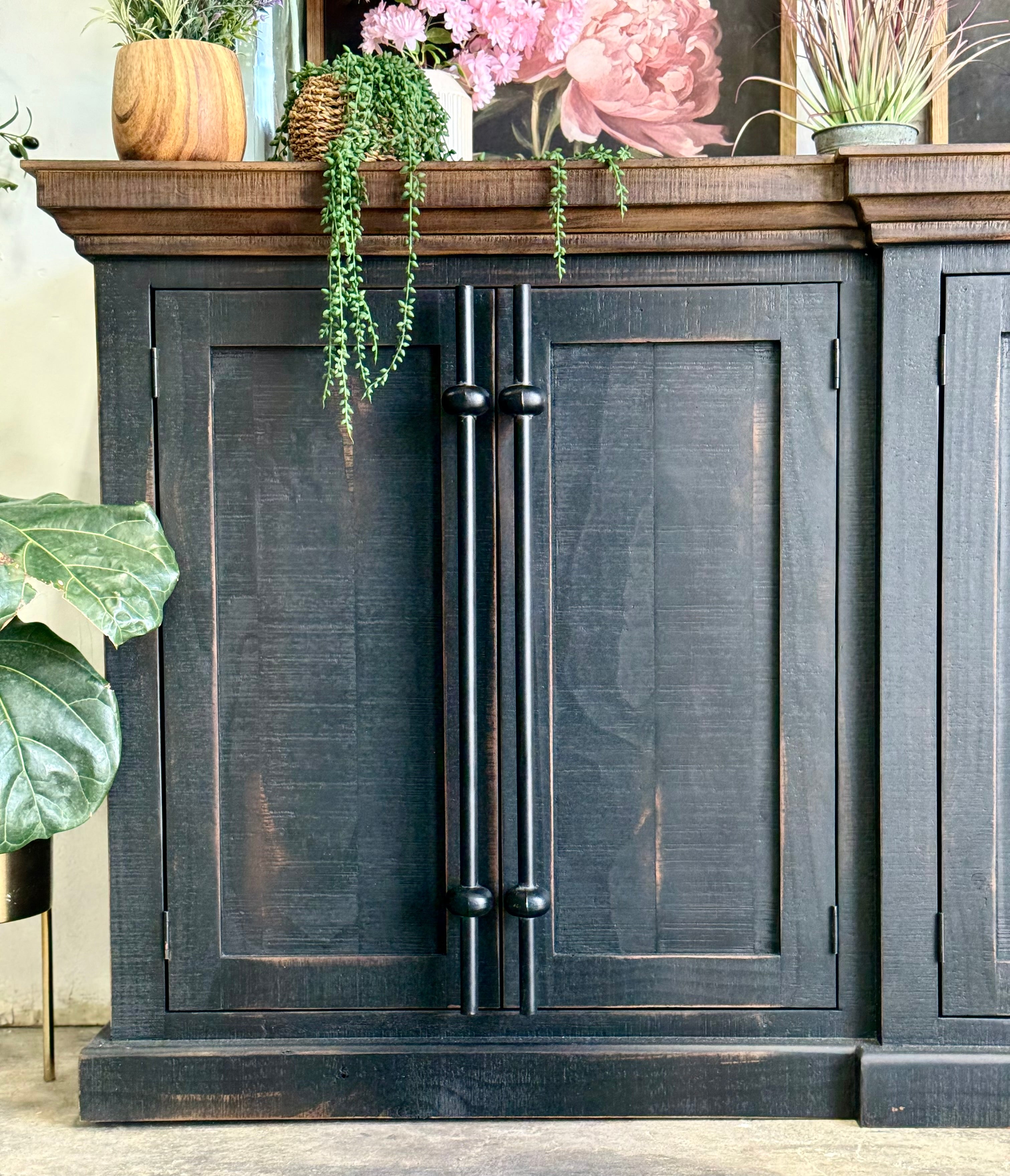 Kylie Console-Handrubbed Black/Honeywood™