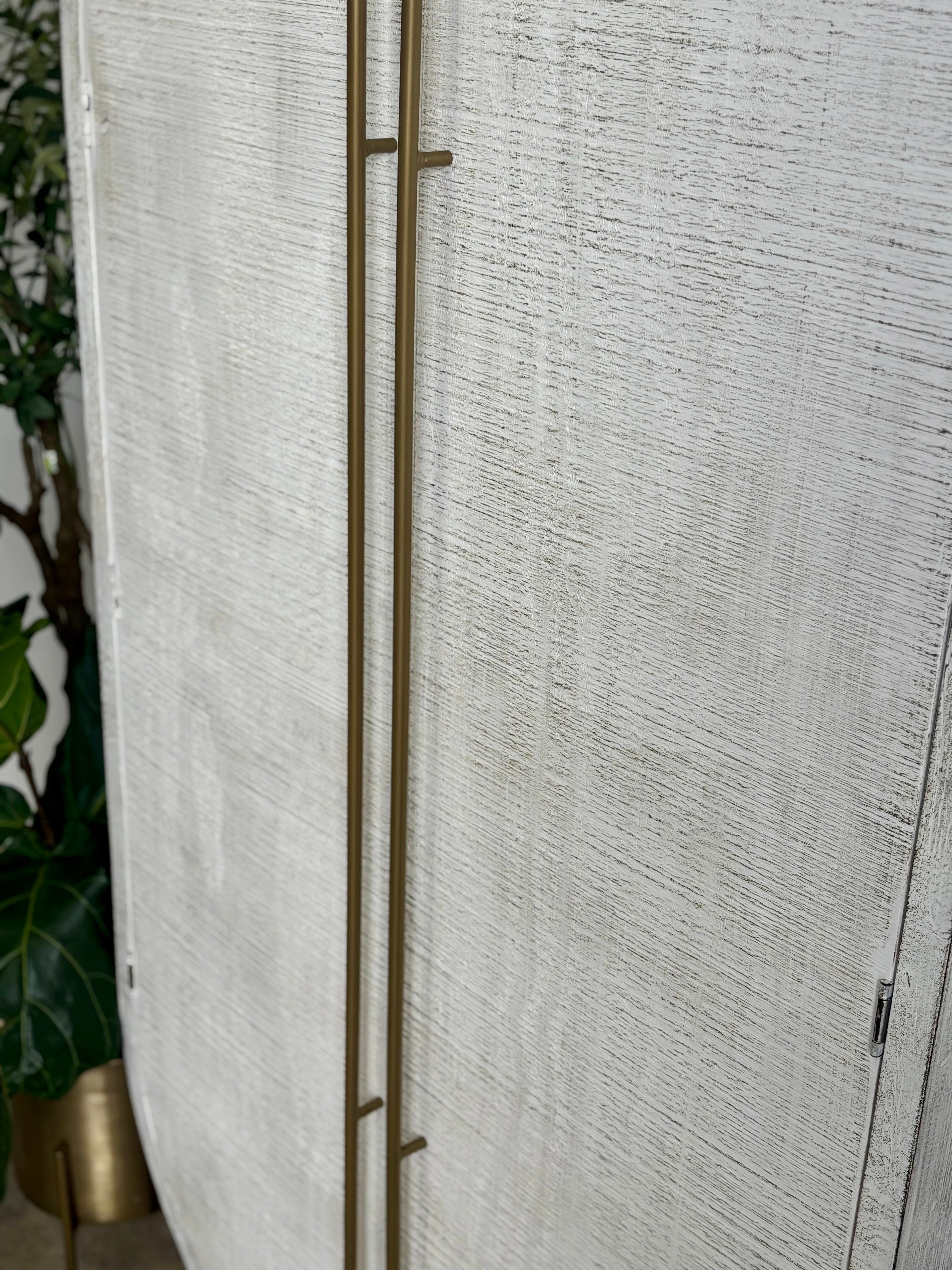 Lillian Dome Vtirine-White Wheat/Gold