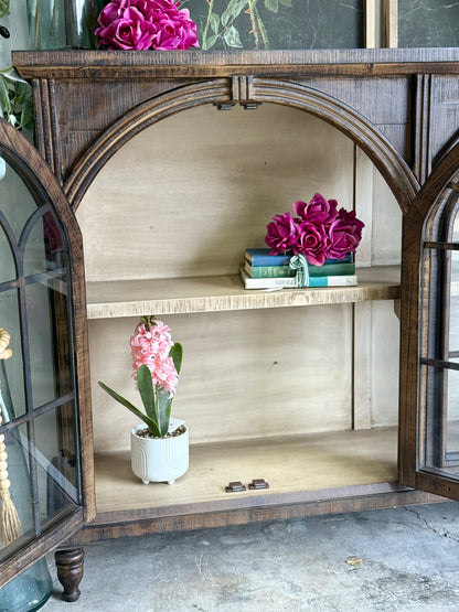 Colette Console-Honeywood/Dove