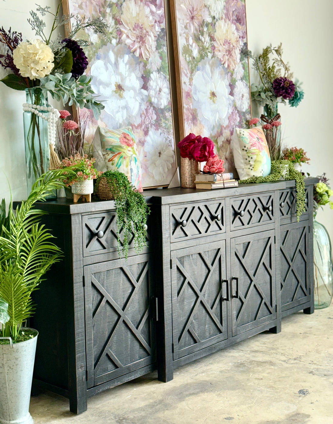 Olivia 90&quot; Console-Handrubbed Black