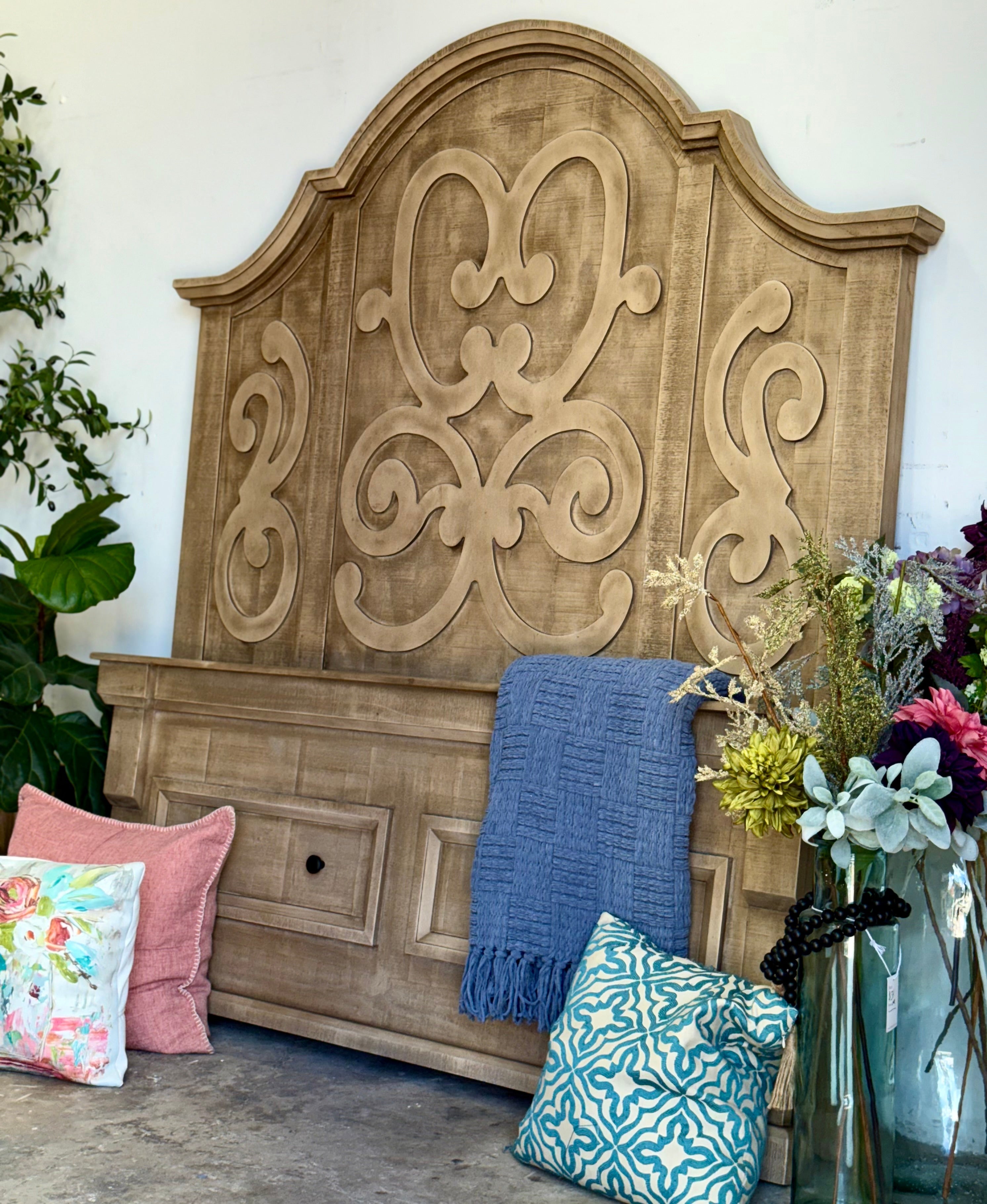 Harper Curved Queen-Cappuccino