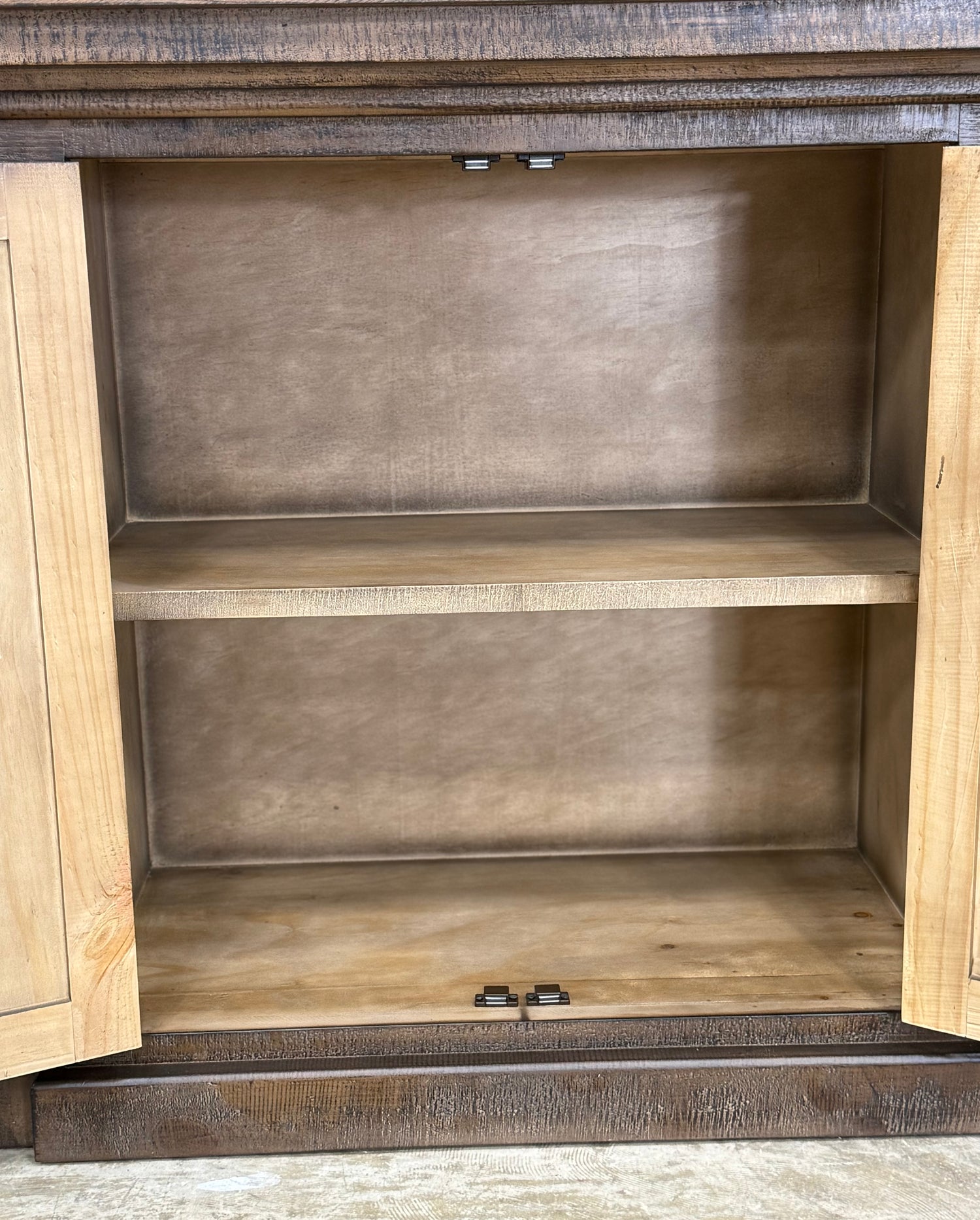 Kylie Console-Honeywood™