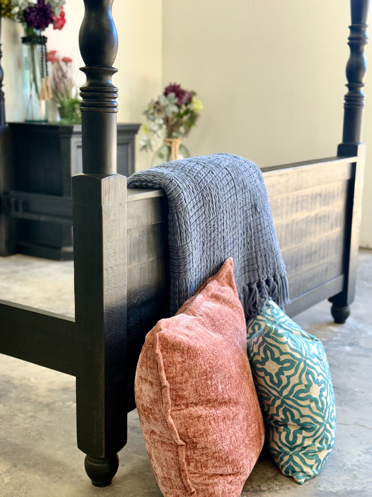 Willow Queen 4 Poster Bed-Handrubbed Black