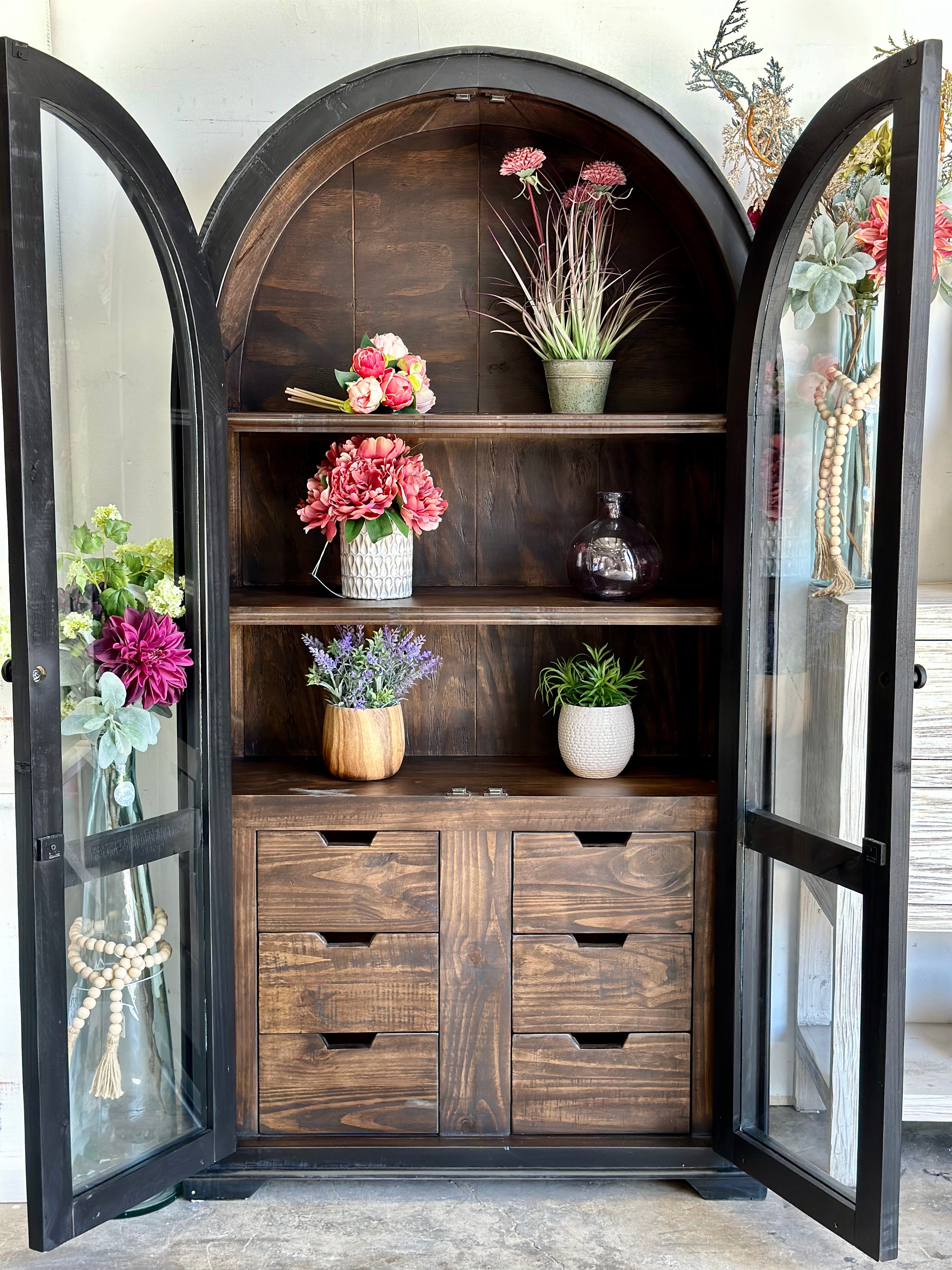 Avery Domed Vitrine-Black/Sparrow Interior
