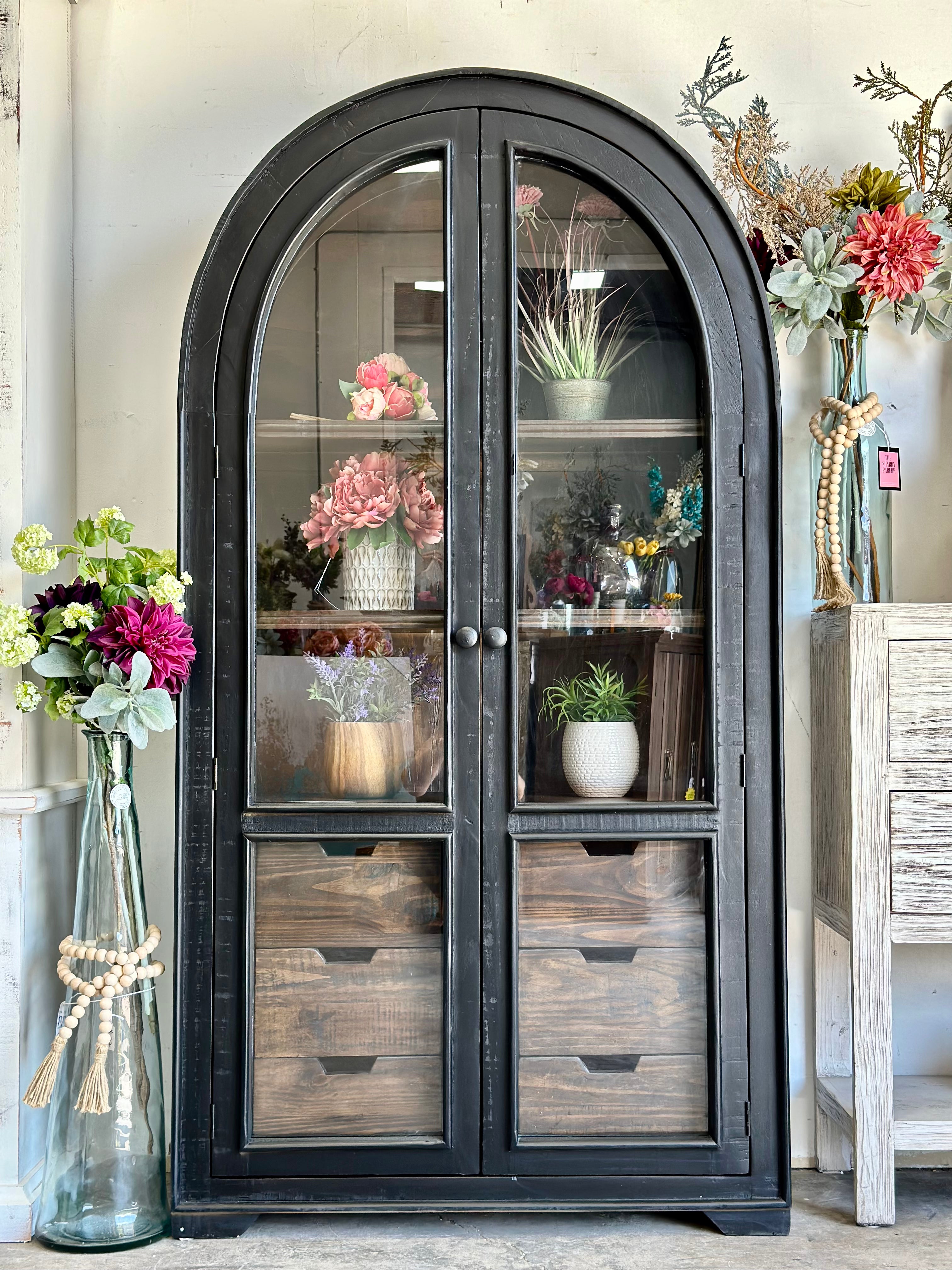 Avery Domed Vitrine-Black/Sparrow Interior