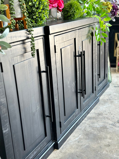Cyra 4-Door Console-Black