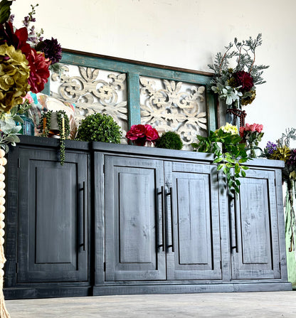 Cyra 4-Door Console-Black