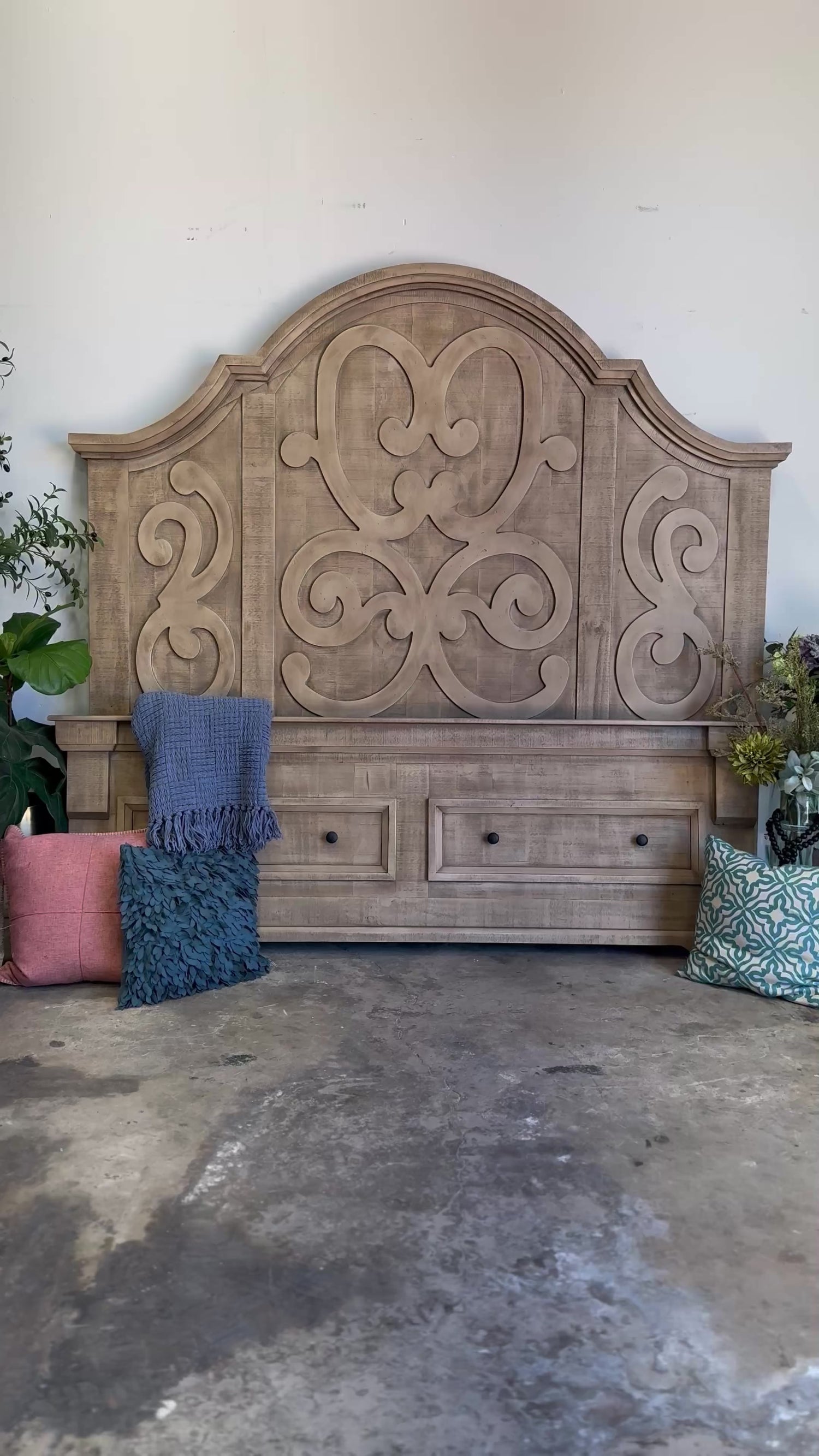 Harper Curved King-Cappuccino