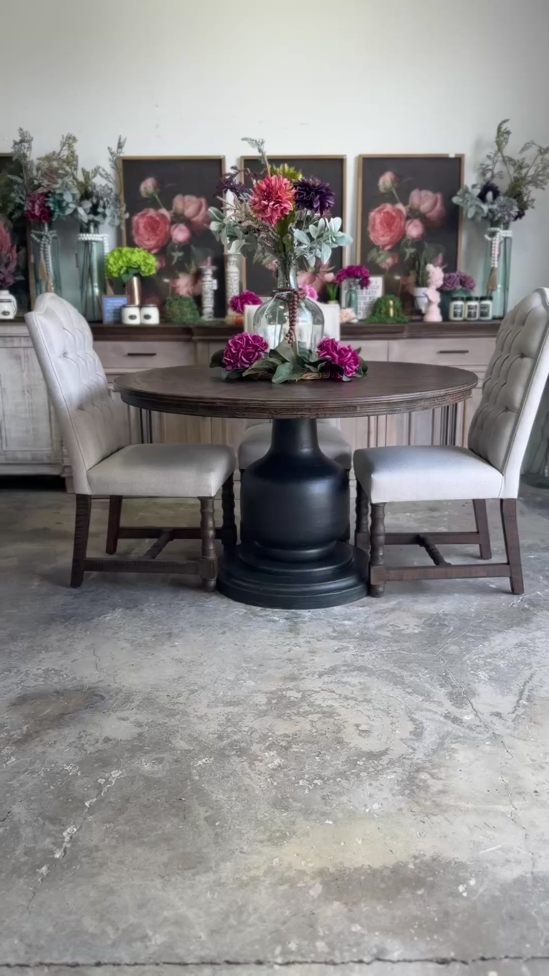 Lilly 54" Round Pedestal Dining Table-Black/Honeywood™