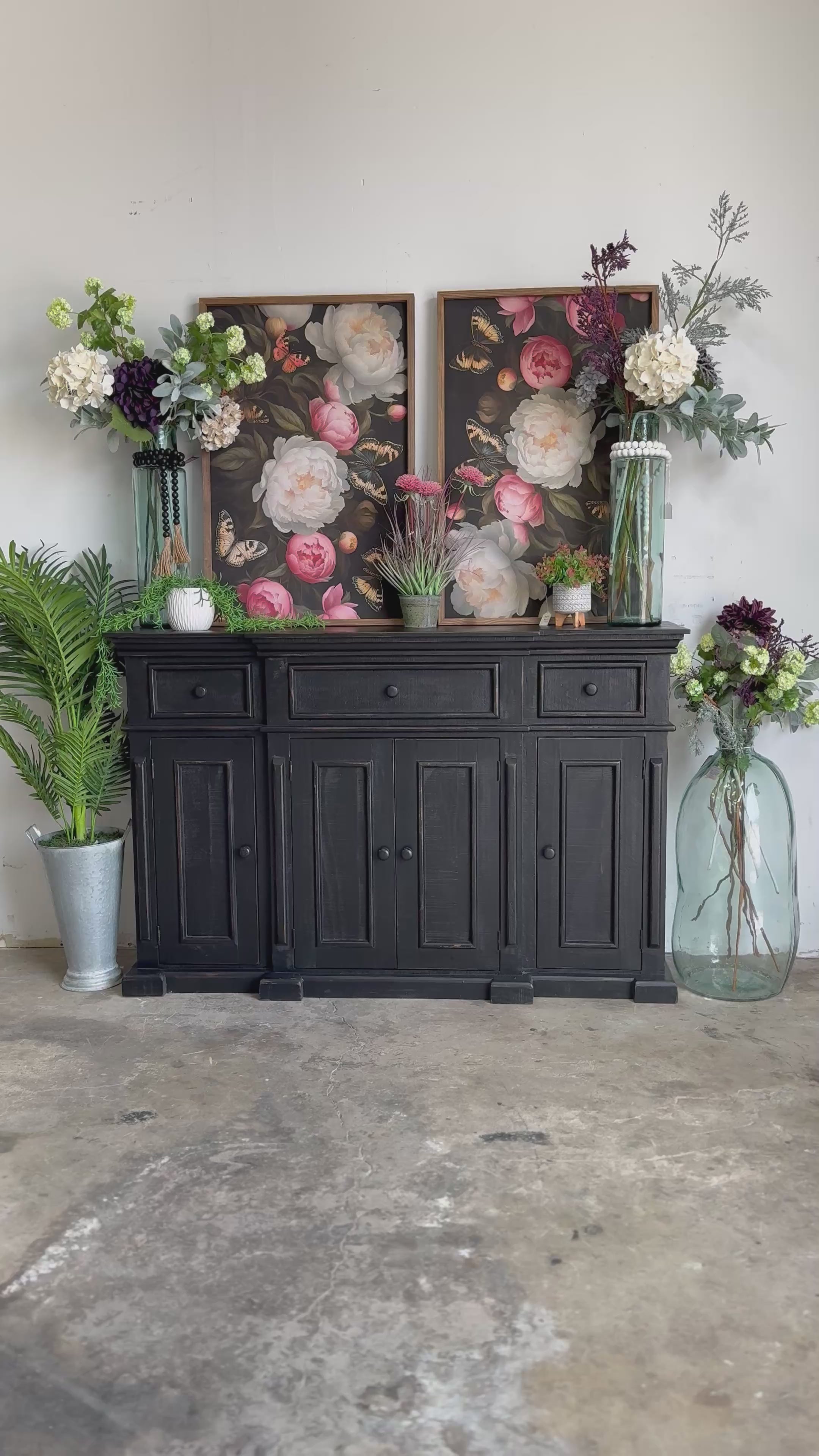 Lindsey 4-Door Console-Handrubbed Black