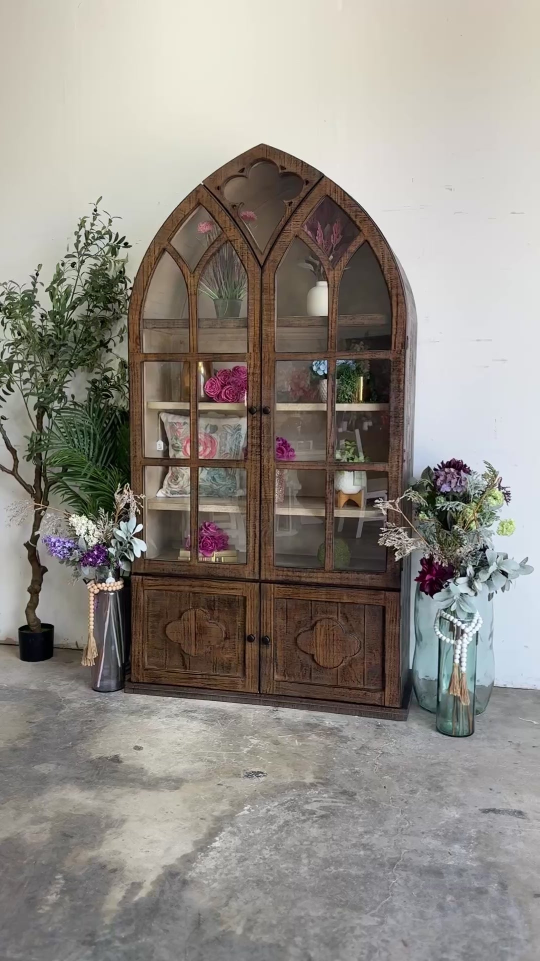 Cathedral Dome Vitrine-Honeywood/Dove