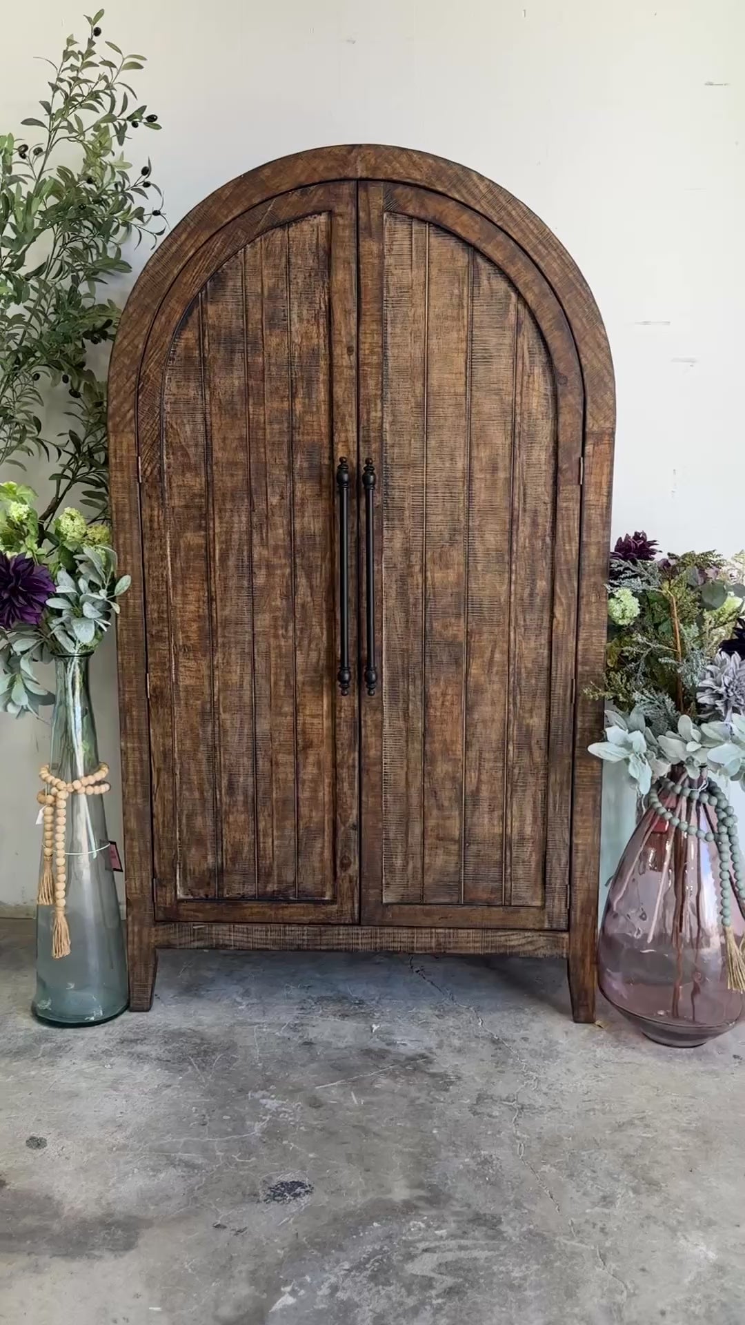 Georgia Domed Vitrine- Pecan