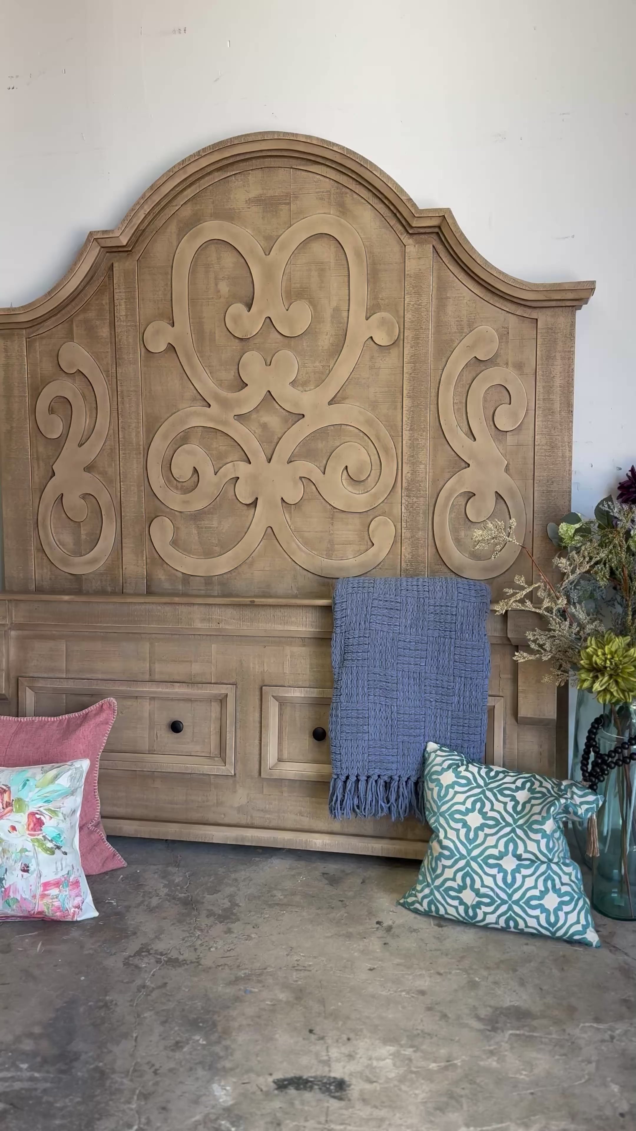 Harper Curved Queen-Cappuccino