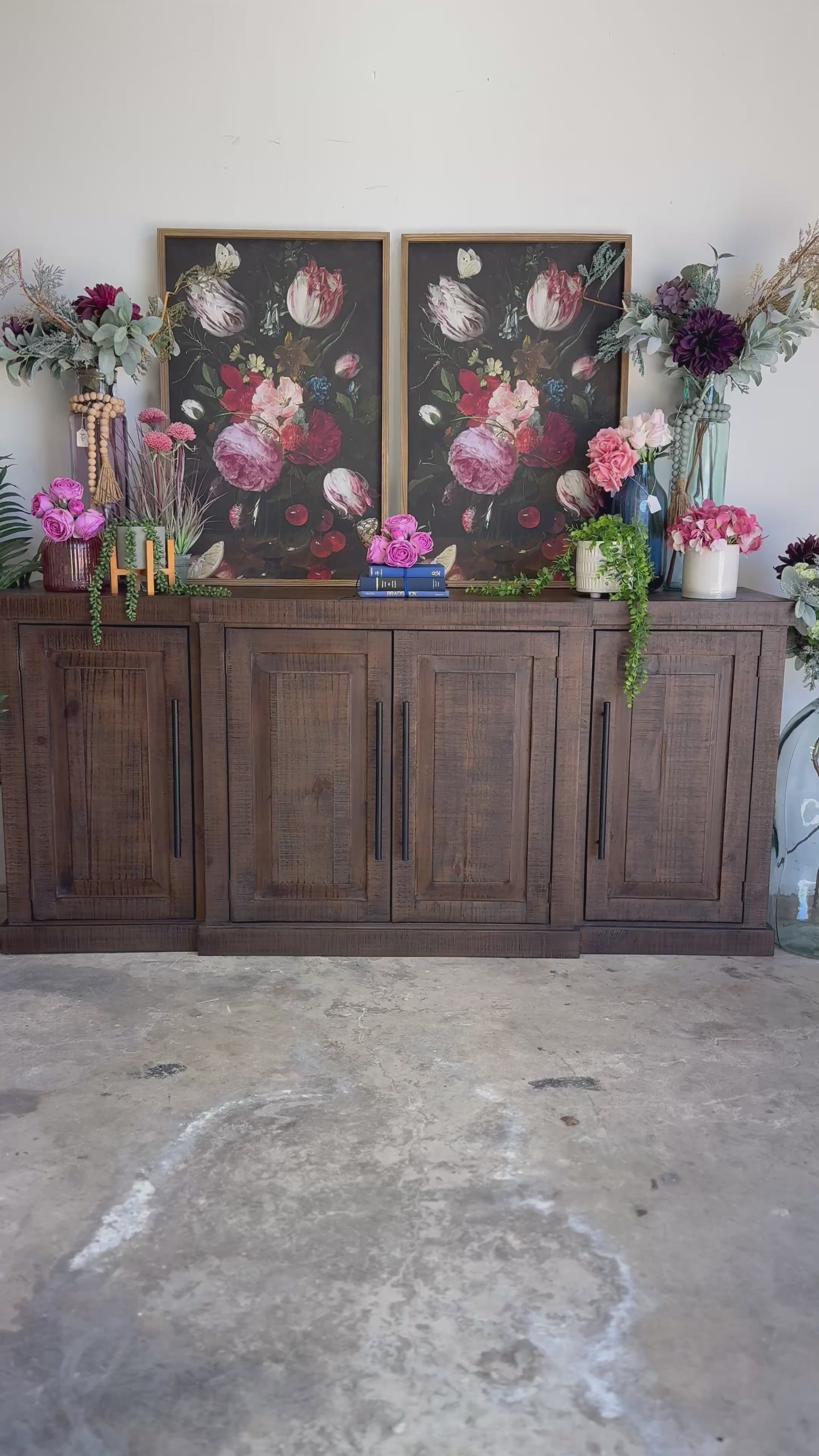 Cyra 4 Door Console-Honeywood
