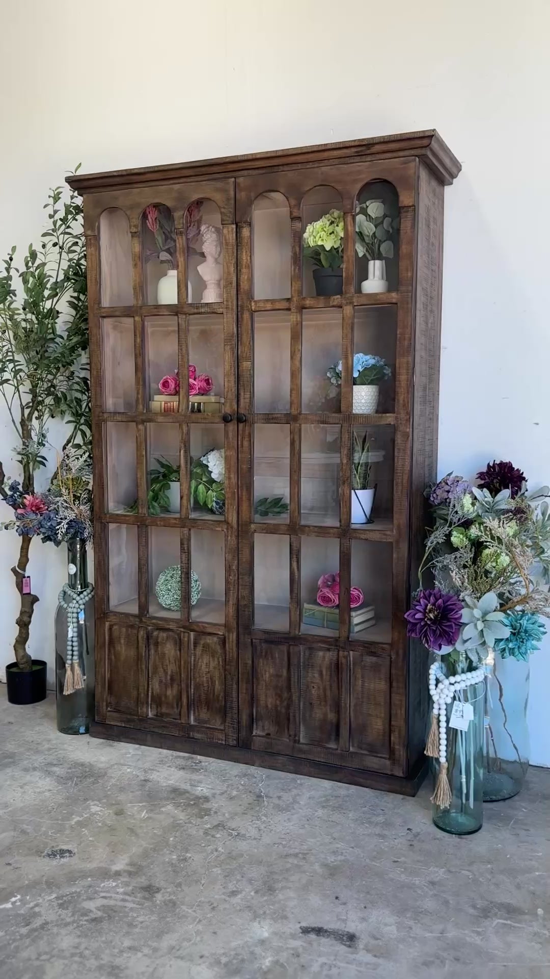 Gia Vitrine-Pecan/Soft Drift