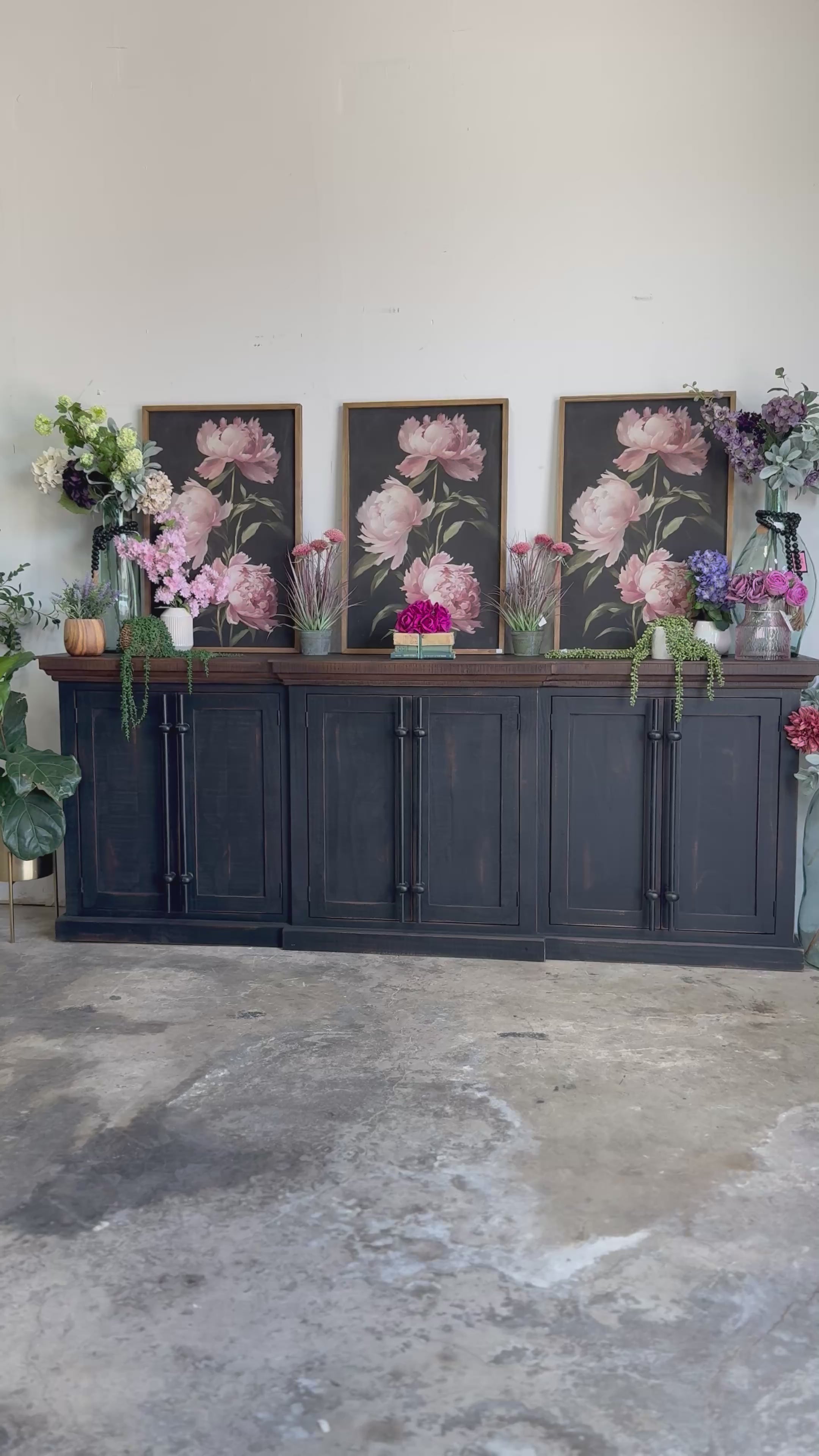 Kylie Console-Handrubbed Black/Honeywood™