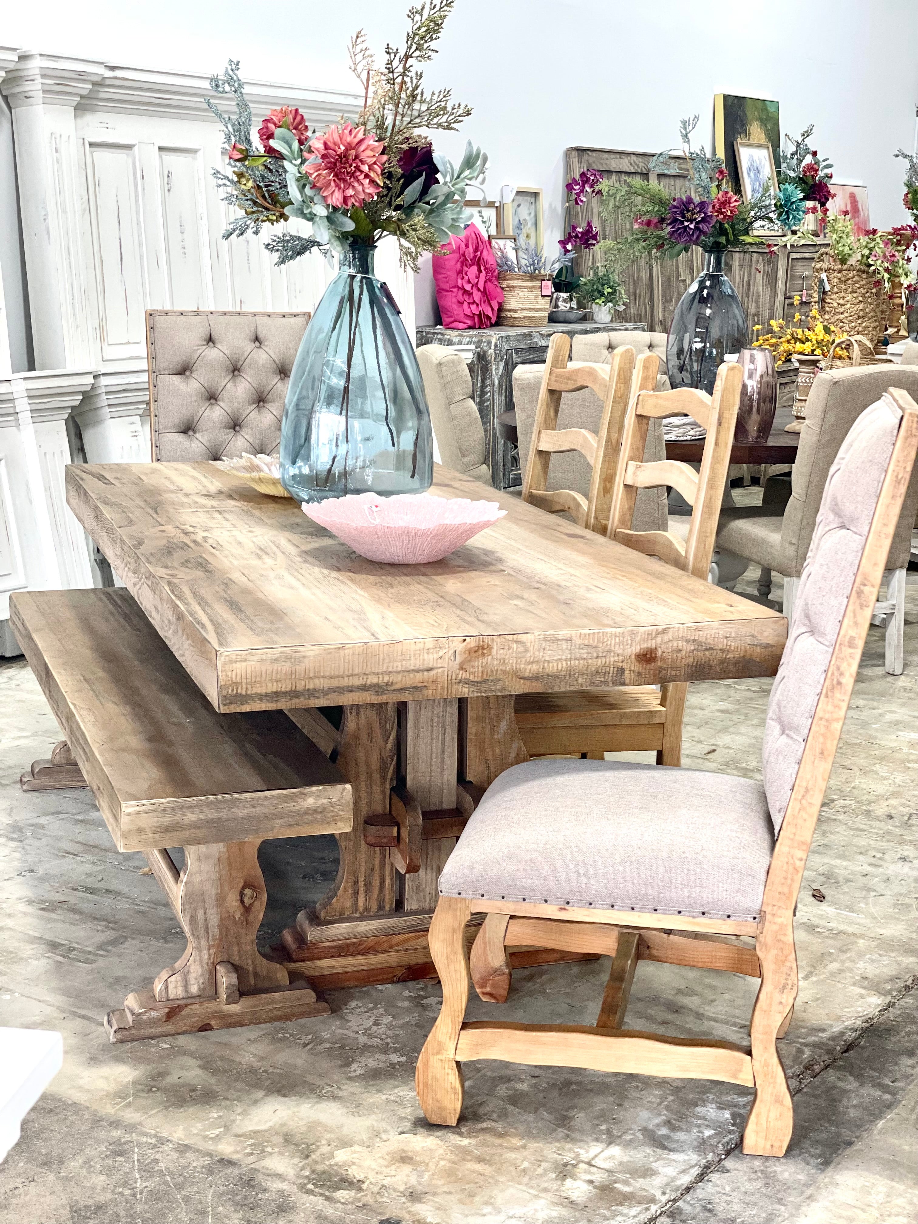 Round table with online tufted chairs